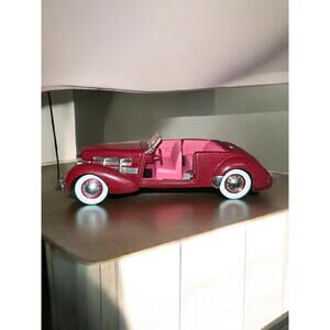 1937 CORD 812 Supercharged By Signature 1/32 Scale Diecast Maroon JUNKYARD
